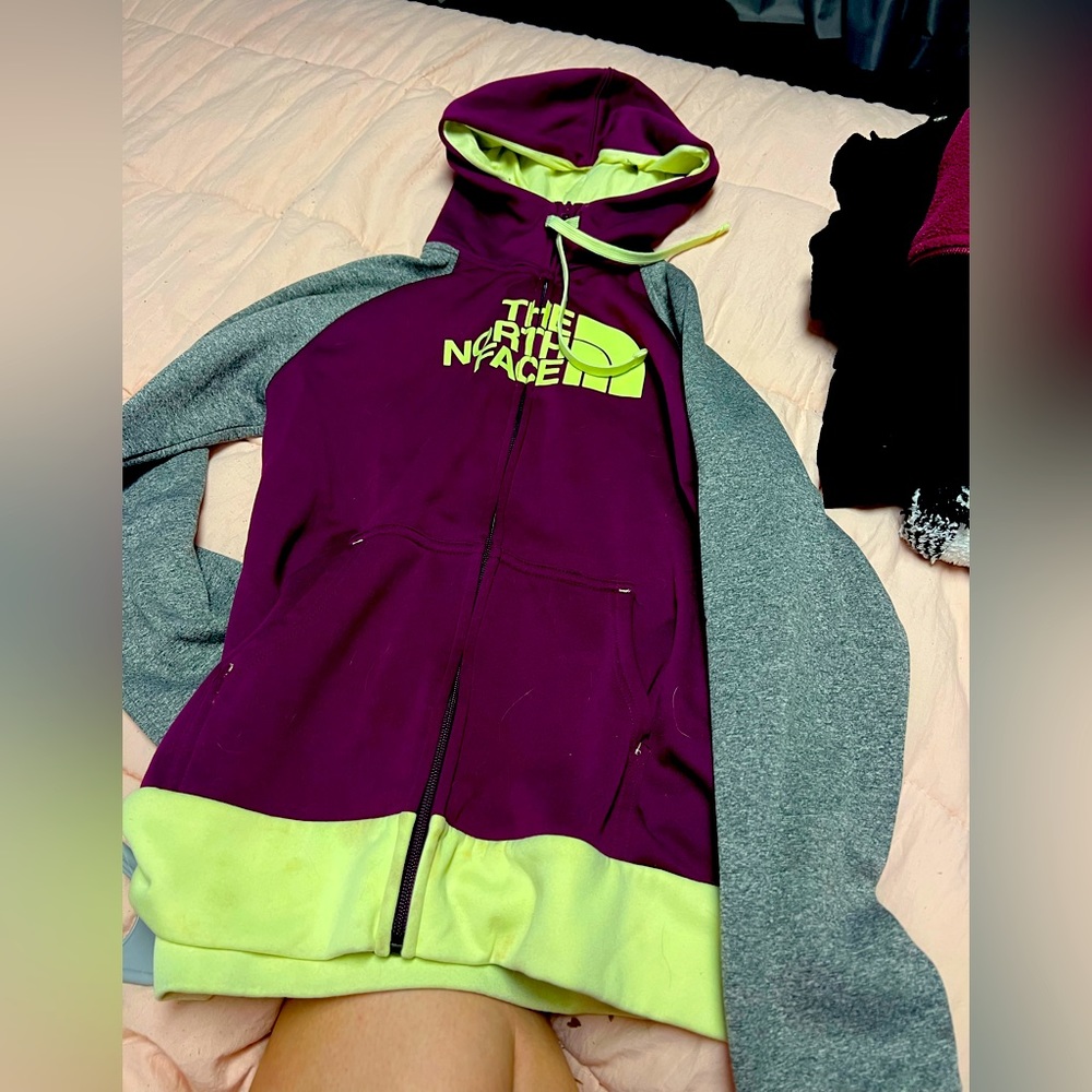 Women’s North Face! Awesome colors!